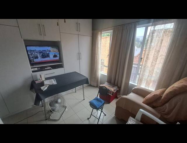 1 BEDROOM APARTMENT FOR SALE IN OVERPORT